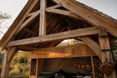 Oak truss structure
